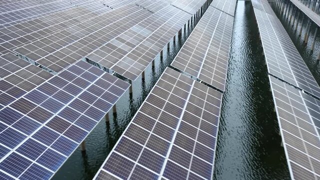 Fishery-Photovoltaic Complementary Solar Panel Array on Water Surface