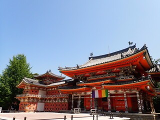 Obraz premium The exterior of a traditional Shinto shrine