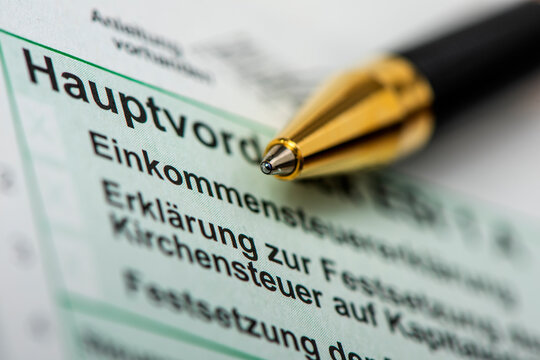 Ein Formular f&uuml;r die Einkommensteuererkl&auml;rung zum Finanzamt