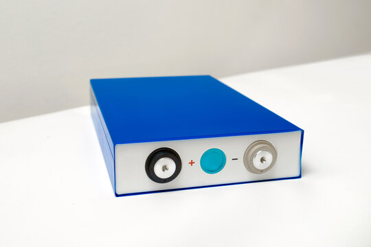 Compact lithium battery module close up