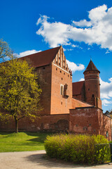 Zamek Kapituły Warmińskiej w Olsztynie wiosną © Krzysiek Cegiełka