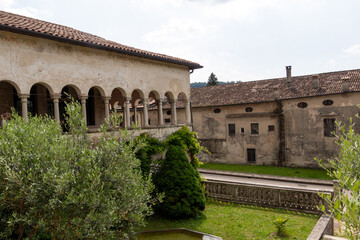 Obraz premium Galerie an einem Kloster in Italien