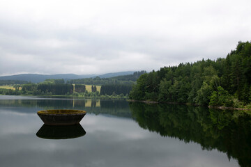 Fototapeta premium Der Kelchüberfall am Nyrsko-See.