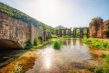 The ancient aqueduct that provided water to Nikopolis. © Zedspider