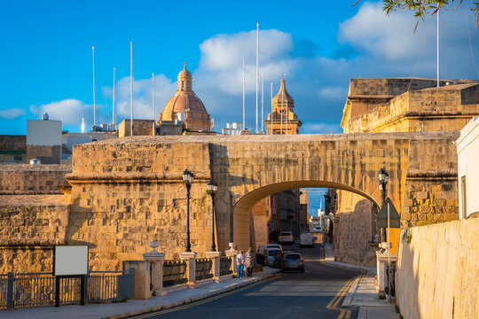 Panoramic view of beautiful Isla Basilica, Saint Angelo Fort and old town of Birgu, Malta