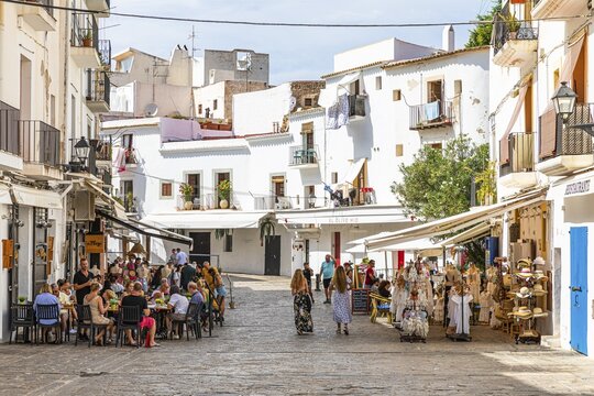 Square with shops, cafes and restaurants in the old town of Eivissa, Ibiza Town, Ibiza, Balearic Islands, Mediterranean Sea, Spain