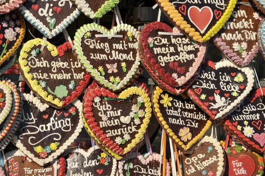 Gingerbread hearts, Oktoberfest, Munich, Bavaria, Germany, Europe