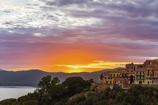 Evening mood over the idyllic mountain village of Capoliveri, Elba, Tuscan Archipelago, Tuscany, Italy