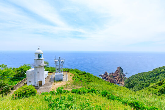 甑島最南端　初夏の釣掛埼灯台　鹿児島県薩摩川内市