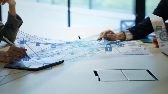 会議する男女ビジネスパーソンのグループとデジタルネットワークのコンセプト