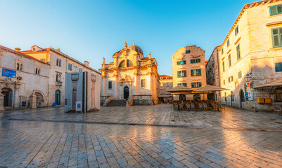 Fototapeta premium Dubrovnik Old Town, traditional Mediterranean stone architecture and historic charm, Croatia.