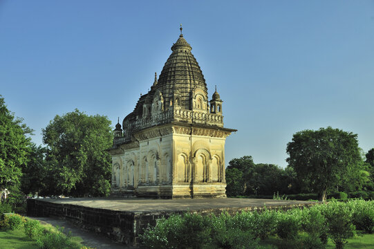 hindu temple in khajuraho