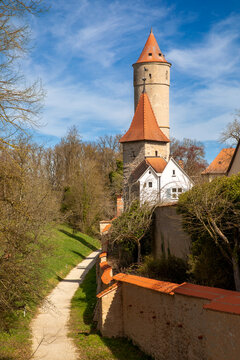 Stadtmauer mit Dreik&ouml;nigsturm und Gr&uuml;ner Turm in Dinkelsb&uuml;hl, Bayern