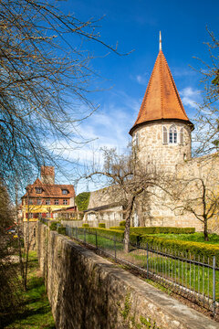 Stadtmauer mit Haymersturm in Dinkelsb&uuml;hl, Bayern
