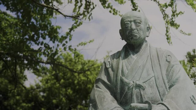 Statue of Hanaoka Seishū, Pioneer of the World&rsquo;s First Successful General Anesthesia Surgery, Kinokawa, Wakayama, Japan　「世界初の麻酔手術を成功させた医聖・華岡青洲像」和歌山県紀の川市apan heritage, outdoor sculpture, bronze st