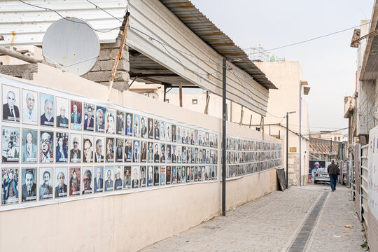 Street life in the old city of Mosul, Iraq