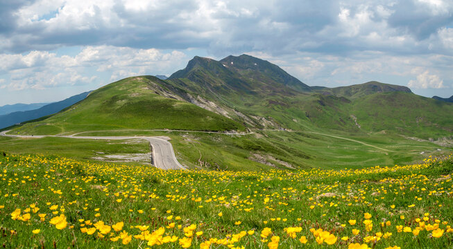 Vista panor&aacute;mica del Collado de Eriz en el Valle de Belagua, comunidad foral de Navarra, Espa&ntilde;a