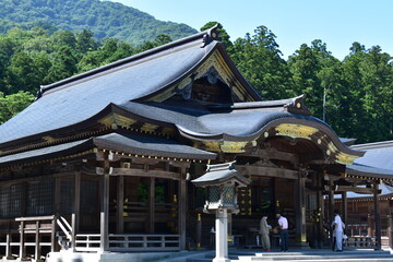 新潟県 弥彦村の彌彦神社（弥彦神社） © Via Nova