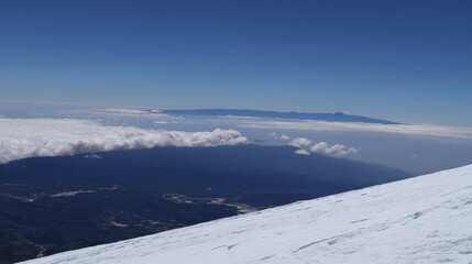 Naklejka premium Serene High-Altitude Panorama with Dark Mountain Edges and Snowy Ranges in Expansive Glacial Landscape