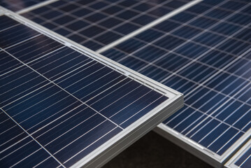 Obraz premium Solar panels receive renewable energy from sunlight.