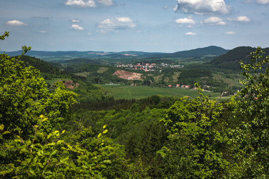 Bogusz&oacute;w Gorce i Tr&oacute;jgarb w tle