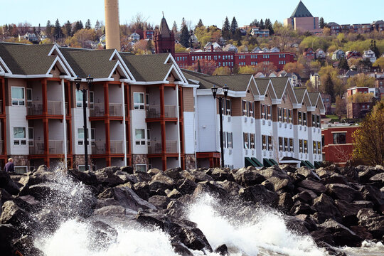 Building in old architecture look with a background of mountain in Duluth MN, near to Lake superior
