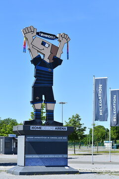 Germany, Paderborn, May 25. 2026, SC Paderborn 07 Home Deluxe Arena, &ldquo;Fanpoint,&rdquo; a 6.5-meter-tall, 40-ton sculpture depicting a soccer fan wearing an SCP scarf in the sky, artist Herman Reichold