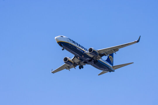 Castle Donington, Derby - Friday 1st May 2026: Ryanair Boeing 737-800 airplane approaches for landing at East Midlands Airport UK