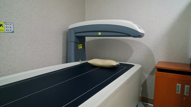 Medical equipment for therapy to promote healing of tissues.
