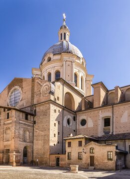 Basilica Sant'Andrea in Piazza Leon Battista Alberti, Mantua, Lombardy, Italy