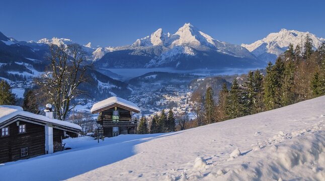 Mountain huts with view to the village, Steinernes Meer and Watzmann 2713m, Berchtesgaden, Berchtesgadener Alpen, Berchtesgadener Land, Upper Bavaria, Bavaria, Germany