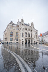 Fototapeta premium Symmetrical Low Angle View of St Stephens Basilica and Square in Budapest Hungary