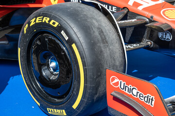 Obraz premium Sibiu, Romania - May 25, 2026 a Ferrari SF-26 Formula 1 car unveiled for the 2026 exhibited in the large square in the city center Sibiu