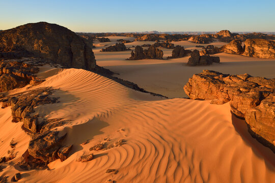 Africa, Algeria, Sahara, Tassili N'Ajjer National Park, view over Timghas area