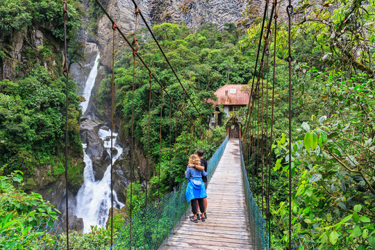 Ecuador, Tungurahua, Banos de Agua Santa, tourists at waterfall Pailon del Diablo