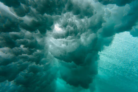 Indonesia, Bali, underwater, wave