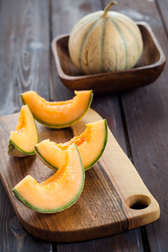 Sliced and pitted Charentais melon