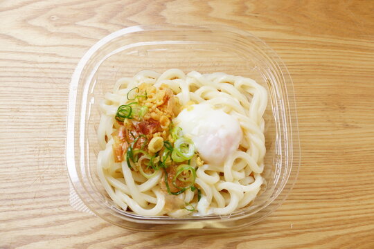 冷やし温玉ぶっかけうどん