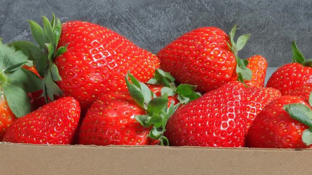 strawberry, strawberries, fruit, food, fresh, ripe, red, sweet, juicy, healthy, nutrition, diet, organic, natural, raw, whole, sliced, cut, dessert, ingredient, cooking, kitchen, recipe, smoothie, jui