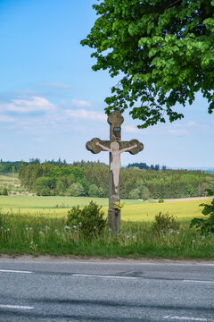 Kruzifix am Stra&szlig;enrand in Tschechien