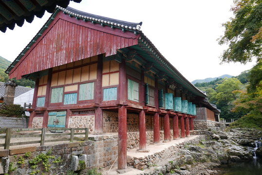Beautiful autumn foliage at Songgwangsa Temple in Suncheon, South Korea