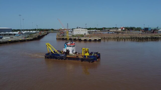 25m Multicat. UK Dredging boat.