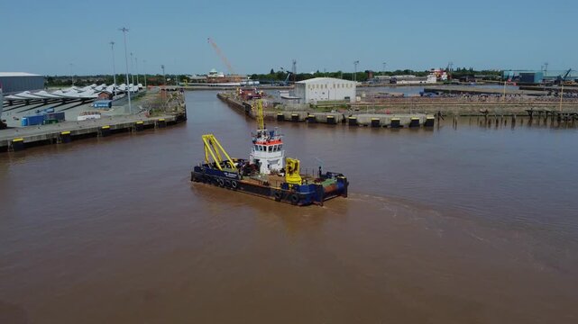 25m Multicat. UK Dredging boat.