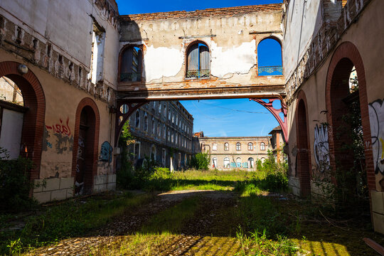 Former Brusson pasta factory, now derelict, at Villemur-sur-Tarn