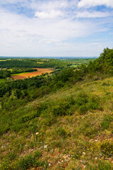 Obraz premium Panoramic view of the village of Montricoux from the hills of Bas-Quercy at Bruniquel
