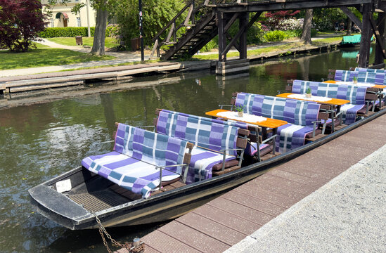 A Spreewald punt sits in a canal near L&uuml;bbenau in Brandenburg.
