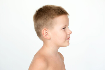 Profile portrait of young boy © Rawpixel.com