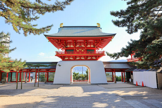 Suiten-mon, main gate of the Akama Shinto shrine in Shimonoseki.