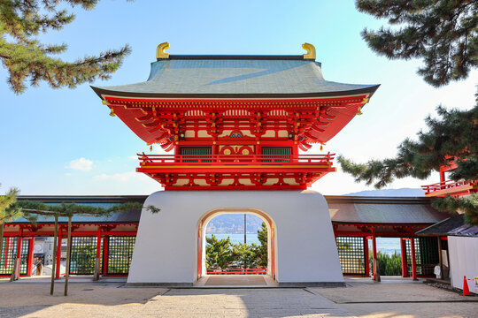 Suiten-mon, main gate of the Akama Shinto shrine in Shimonoseki.