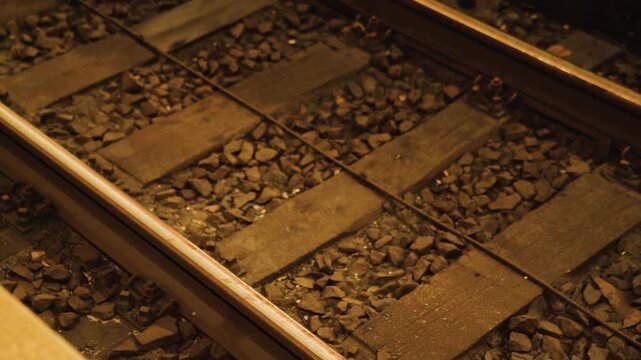 Nahaufnahme von U Bahn Gleis mit Sch&auml;rfenverlagerung
